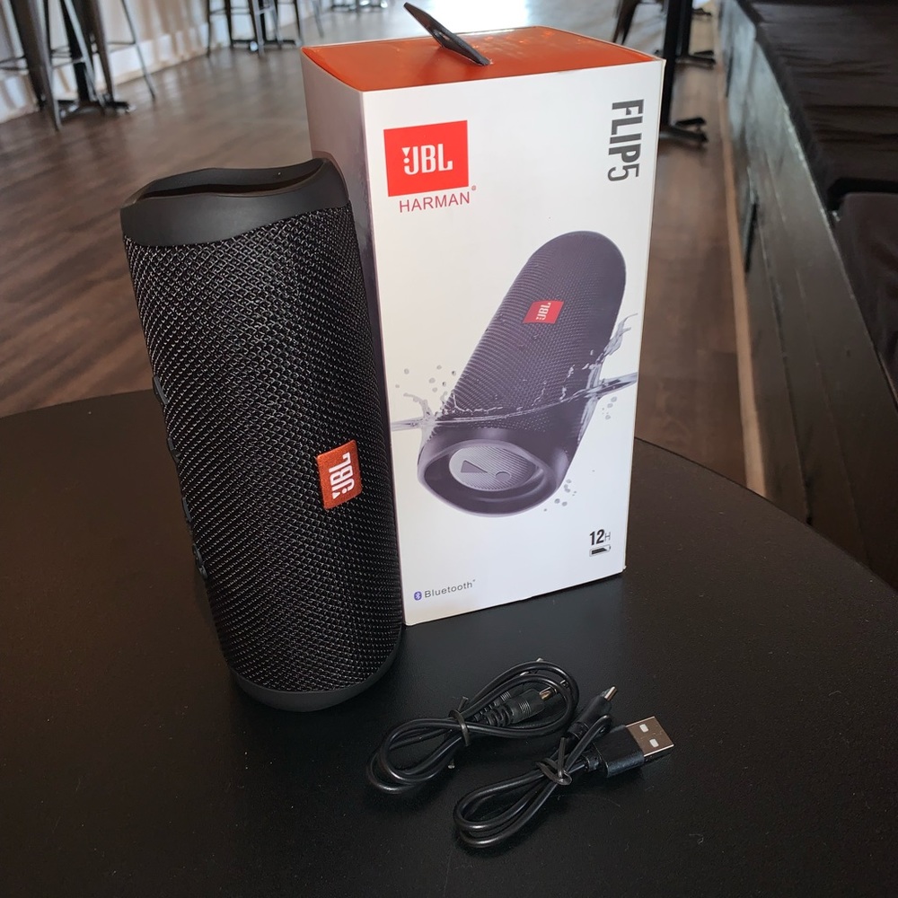 JBL Flip 5 Portable Waterproof Speaker - Midnight Black